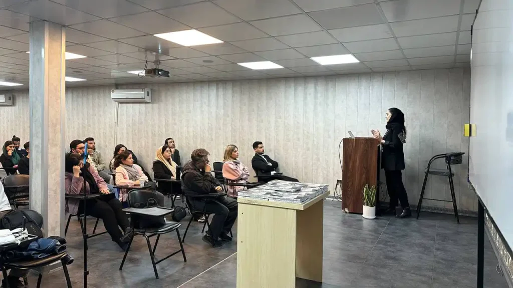کتاب هوش مصنوعی نوشته پارسا قربانیان | parsa ghorbanian AI