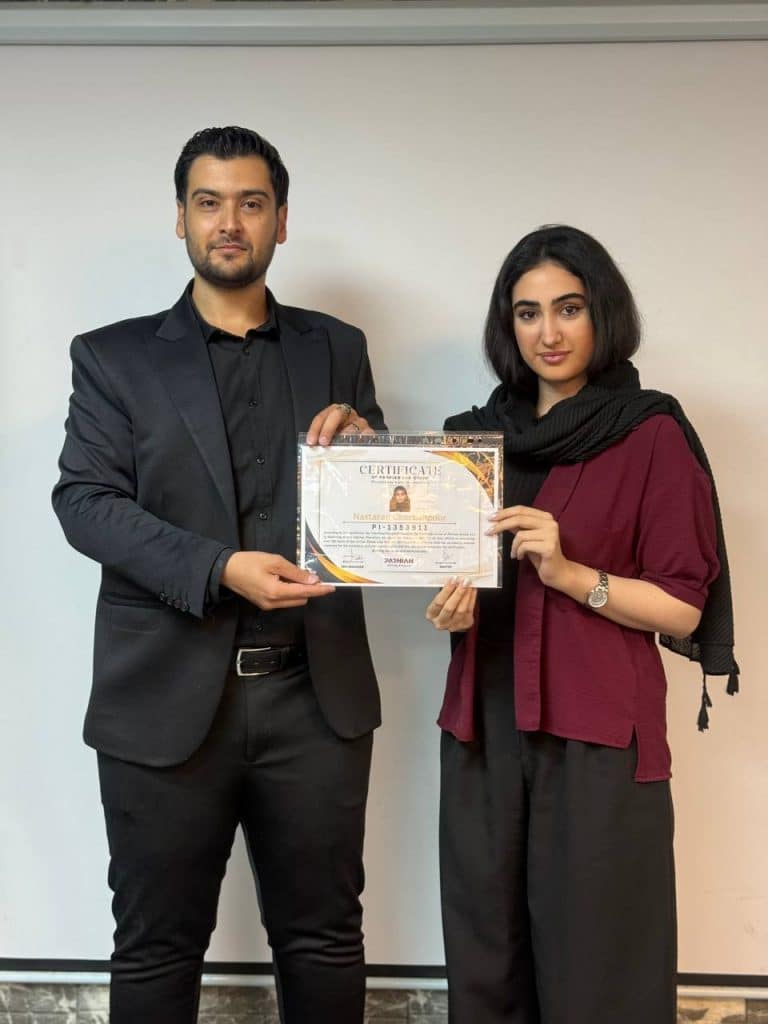 پارسا قربانیان، مدرسه پرنیان